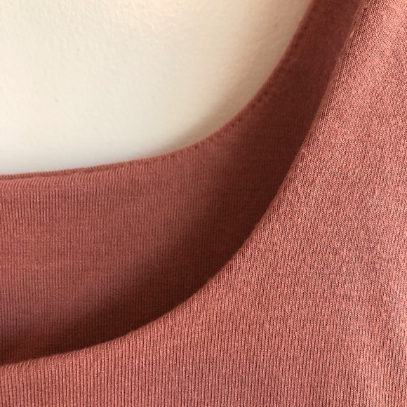 GAP - Cropped Layered Tank - MEASUREMENTS IN LISTING - Picture 3 of 4